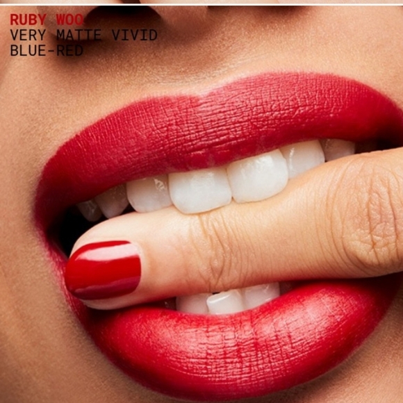 3/$30 NIB MAC Retro Matte Lipstick - Ruby Woo - Picture 5 of 8